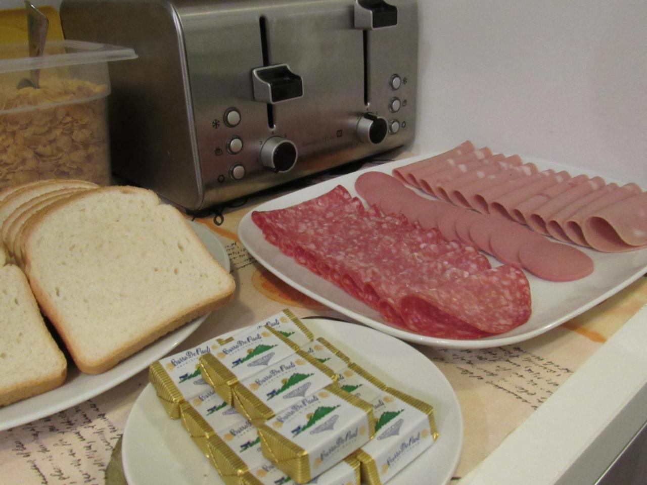 Alojamento de Acomodação e Pequeno-almoço Pianeta Roma